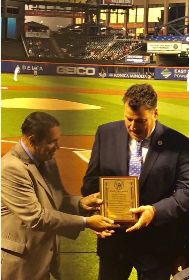 Keith Hernandez was Inducted by Tito Avila