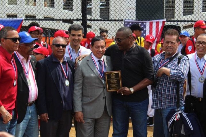 Tito Avila Inducts Pedro Guerrero on May 14, 2014