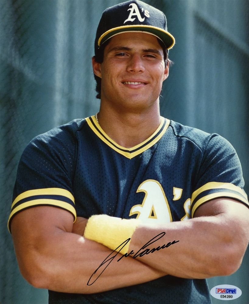 JOSE CANSECO EXSALTADO AL SALON DE LA FAME DE LOS ATLETICOS DE OAKLAND