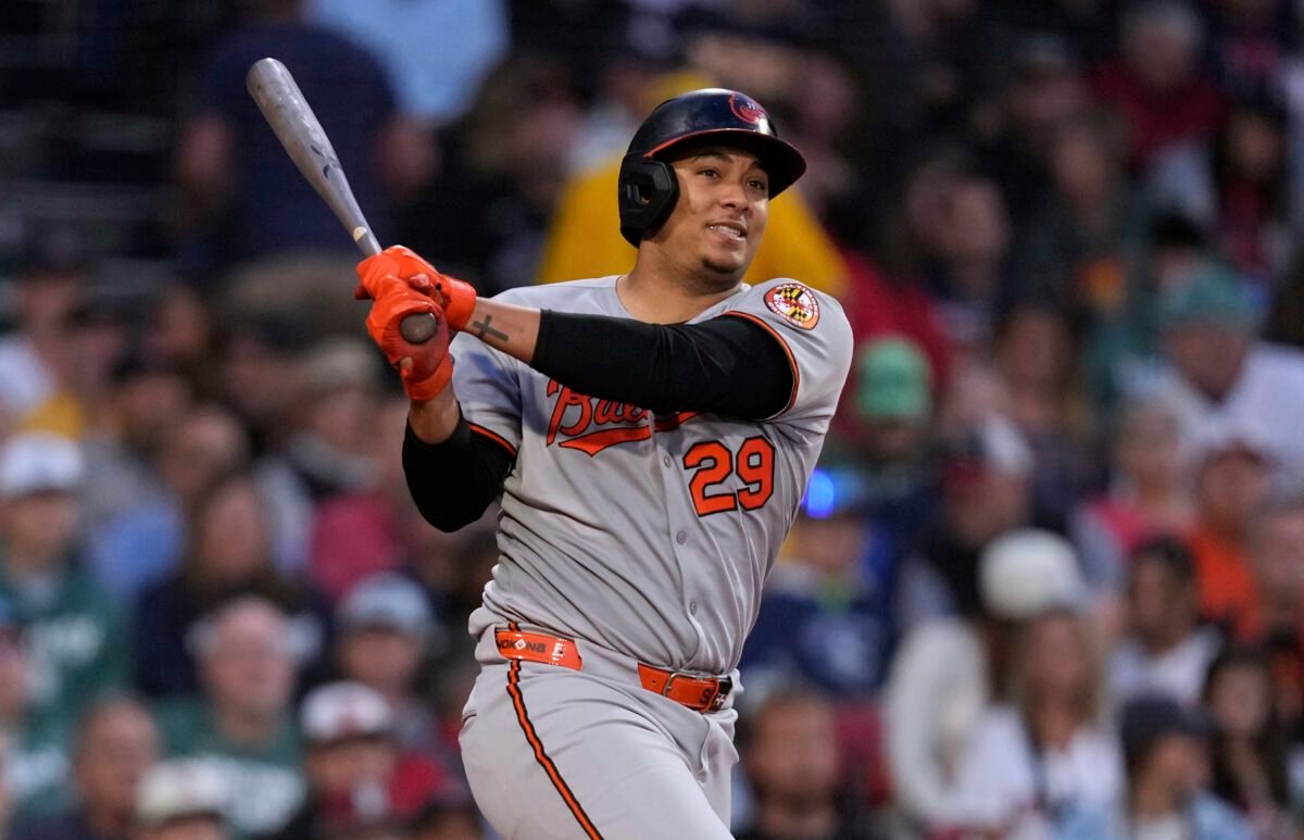 EL RECEPTOR DOMINICANO SAMUEL BASALLO FIRMA POR $67 MILLONES POR OCHO ANOS